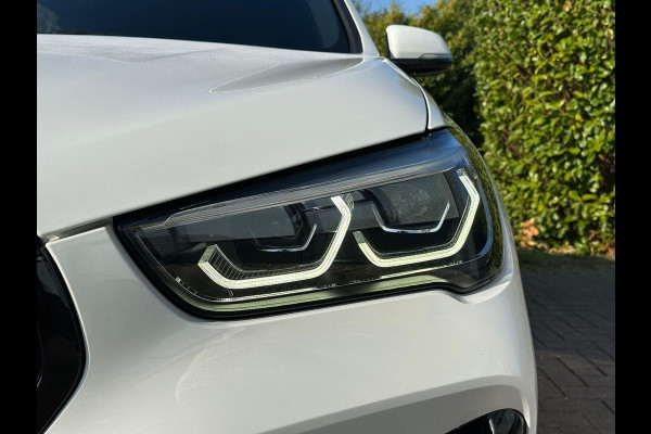 BMW X1 xDrive25e M Sport | M pakket | Afneembare Trekhaak | Sportstoelen |  Stoelverwarming | Elek. verstelbare stoel met geheugen | Elektrische achterklep | Driving Assistant Plus
