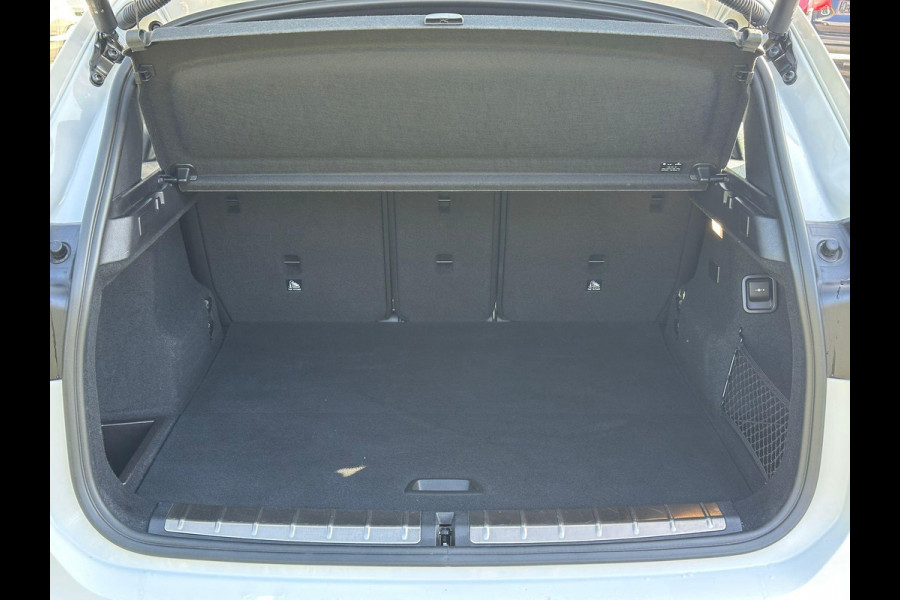 BMW X1 xDrive25e M Sport | M pakket | Afneembare Trekhaak | Sportstoelen |  Stoelverwarming | Elek. verstelbare stoel met geheugen | Elektrische achterklep | Driving Assistant Plus