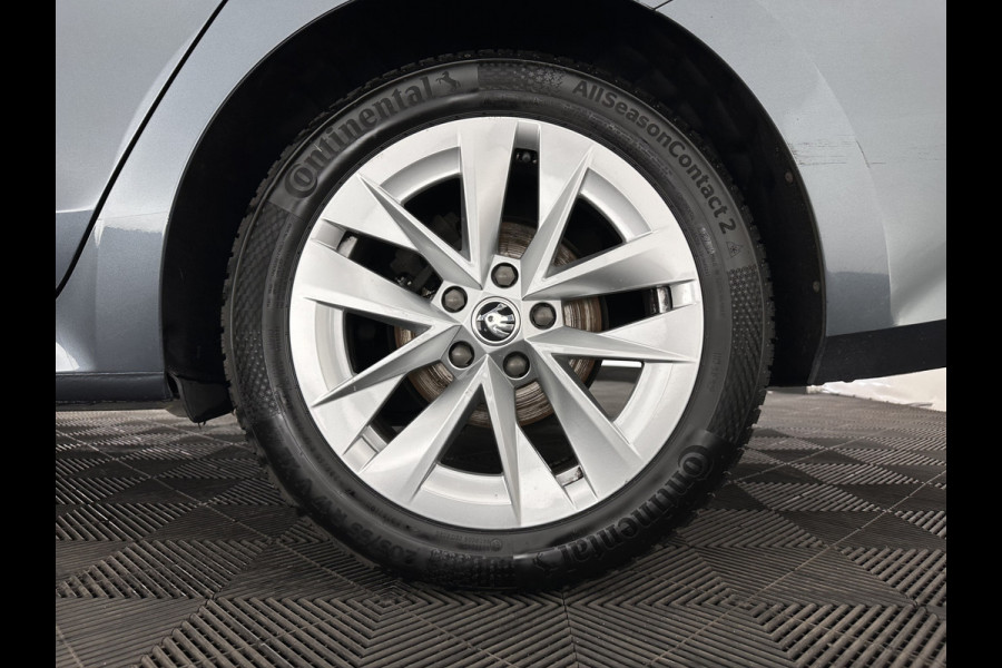 Škoda Octavia Combi 1.0 TSI Business Edition Plus (INCL-BTW) *FULL-LED | NAVI-FULLMAP | HEATED-COMFORTSEATS | DIGI-COCKPIT | CAMERA | KEYLESS | DAB | AMBIENTLIGHT | PRIVACYGLASS | ECC | CARPLAY | PDC | CRUISE | 17''ALU*