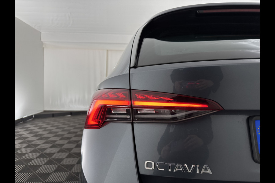 Škoda Octavia Combi 1.0 TSI Business Edition Plus (INCL-BTW) *FULL-LED | NAVI-FULLMAP | HEATED-COMFORTSEATS | DIGI-COCKPIT | CAMERA | KEYLESS | DAB | AMBIENTLIGHT | PRIVACYGLASS | ECC | CARPLAY | PDC | CRUISE | 17''ALU*