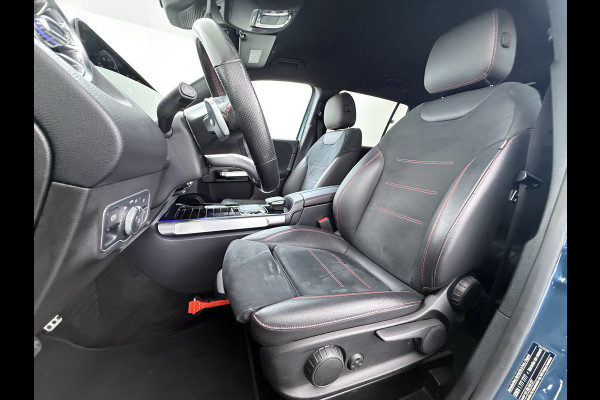 Mercedes-Benz Glb 200 AMG 7-zits // Camera // Sfeerverlichting // Augmented Reallity // Alarm // Nightpakket // 19" AMG // LED