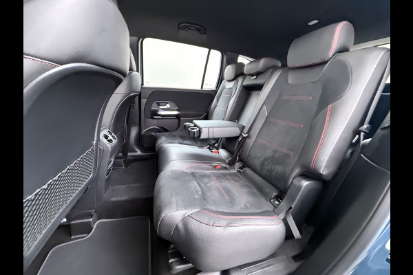 Mercedes-Benz Glb 200 AMG 7-zits // Camera // Sfeerverlichting // Augmented Reallity // Alarm // Nightpakket // 19" AMG // LED