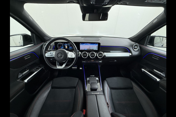 Mercedes-Benz Glb 200 AMG 7-zits // Camera // Sfeerverlichting // Augmented Reallity // Alarm // Nightpakket // 19" AMG // LED
