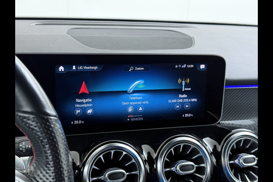 Mercedes-Benz Glb 200 AMG 7-zits // Camera // Sfeerverlichting // Augmented Reallity // Alarm // Nightpakket // 19" AMG // LED