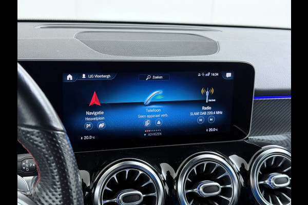 Mercedes-Benz Glb 200 AMG 7-zits // Camera // Sfeerverlichting // Augmented Reallity // Alarm // Nightpakket // 19" AMG // LED