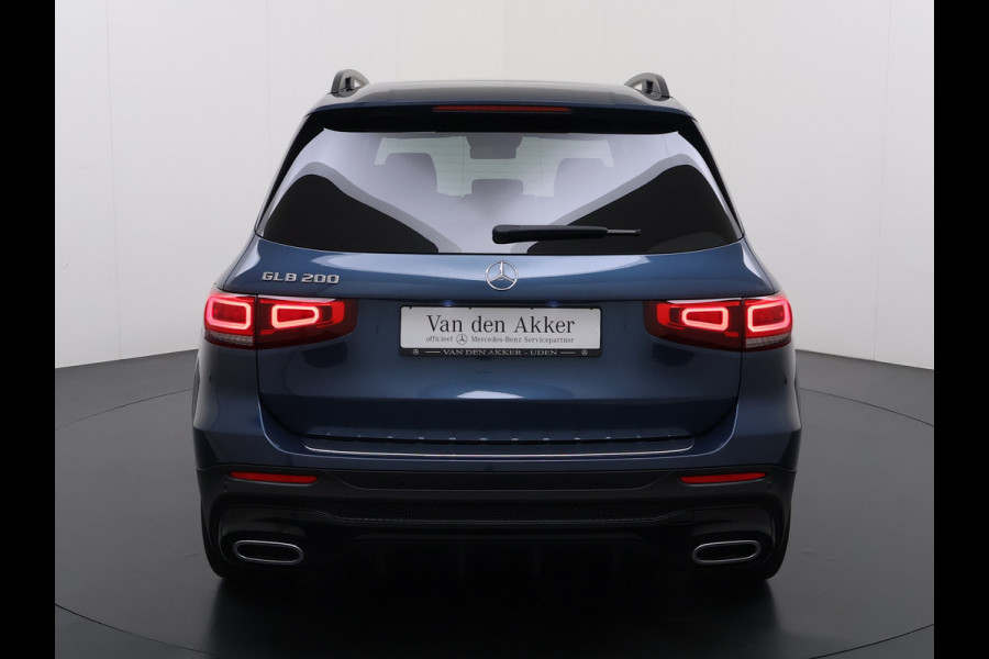 Mercedes-Benz Glb 200 AMG 7-zits // Camera // Sfeerverlichting // Augmented Reallity // Alarm // Nightpakket // 19" AMG // LED