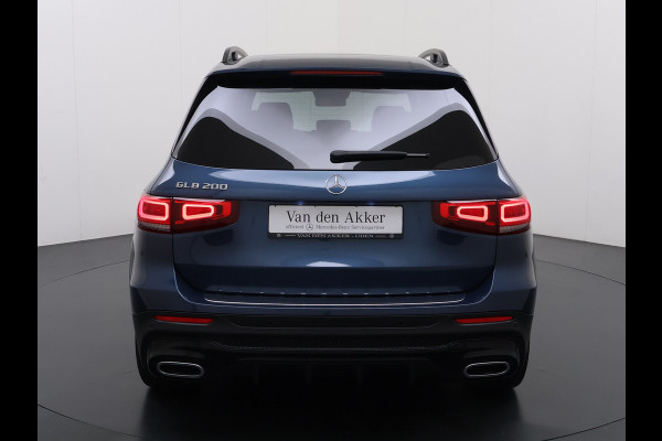 Mercedes-Benz Glb 200 AMG 7-zits // Camera // Sfeerverlichting // Augmented Reallity // Alarm // Nightpakket // 19" AMG // LED