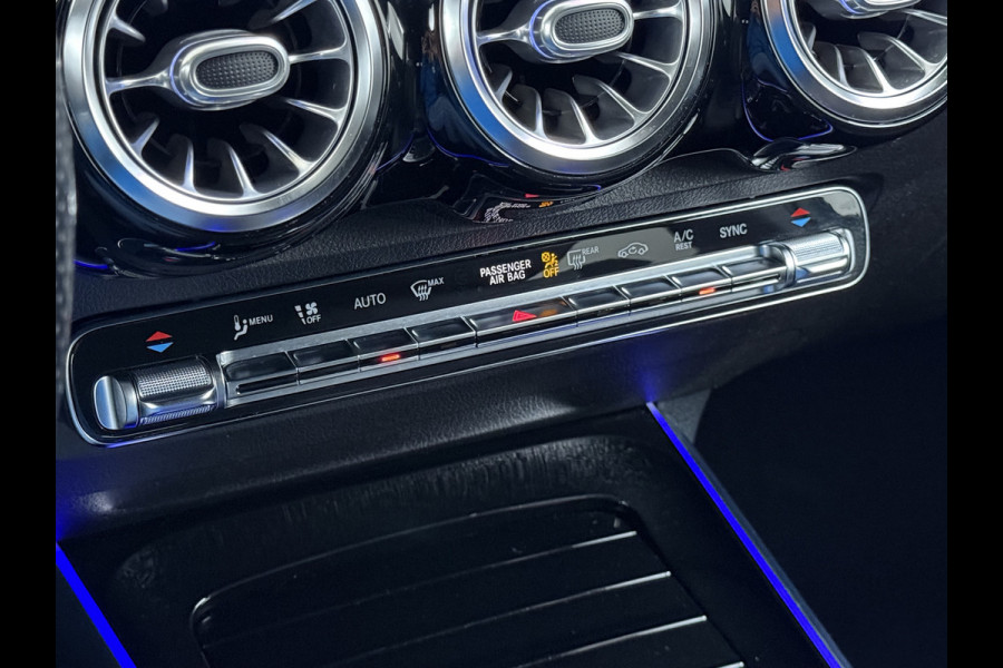 Mercedes-Benz Glb 200 AMG 7-zits // Camera // Sfeerverlichting // Augmented Reallity // Alarm // Nightpakket // 19" AMG // LED
