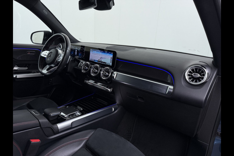 Mercedes-Benz Glb 200 AMG 7-zits // Camera // Sfeerverlichting // Augmented Reallity // Alarm // Nightpakket // 19" AMG // LED