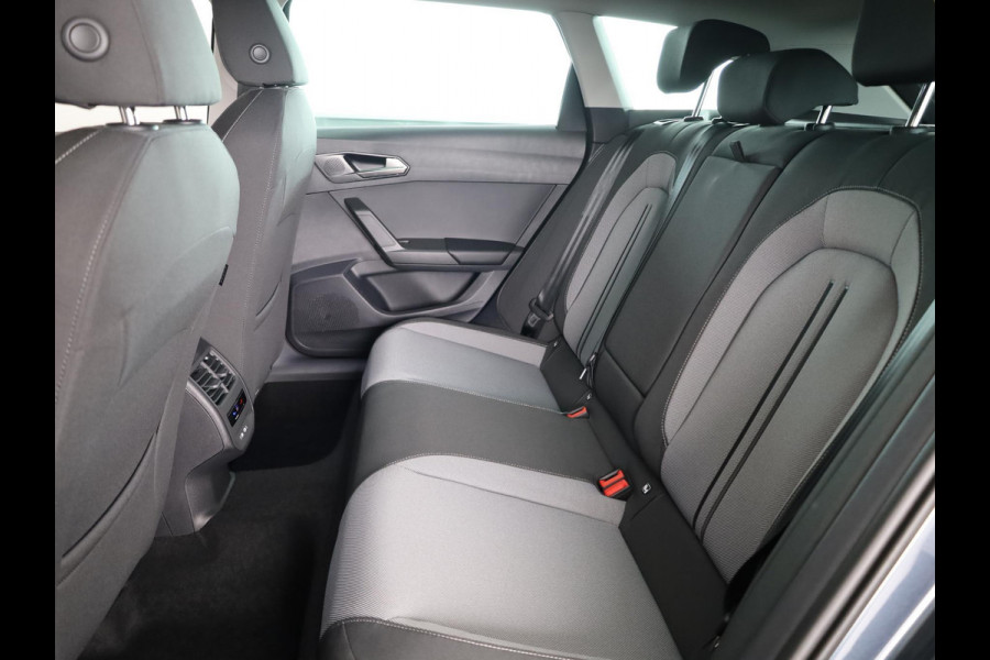 Seat Leon Sportstourer 1.5 TSI e-Hybrid Style Business Intense | Carplay (draadloos) | Navigatie | Adaptieve Cruise | Sensoren V+A + Achteruitrijcamera | Grootlicht Assistent