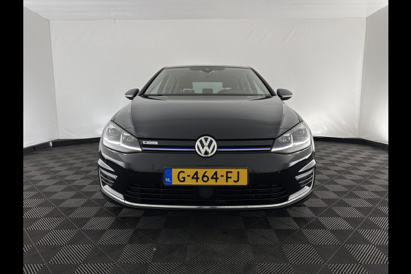 Volkswagen e-Golf (INCL-BTW) *HEATPUMP | LEATHER | ADAPTIVE-CRUISE | FULL-LED | DYNAUDIO | BLINDSPOT | DIGI-COCKPIT | NAVI-FULLMAP | CAMERA | KEYLESS | ECC | CCS-FASTLOADER | PDC | 17''ALU*