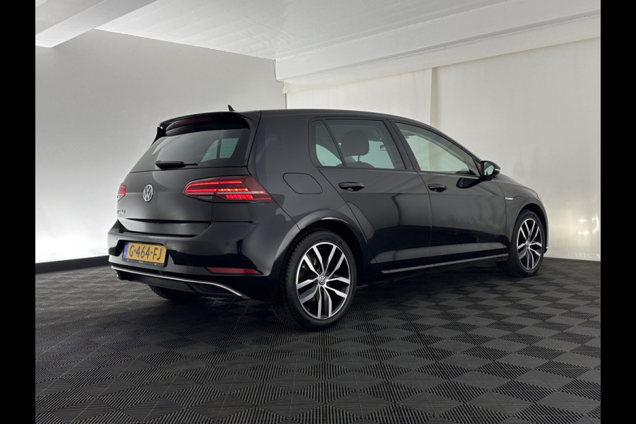 Volkswagen e-Golf (INCL-BTW) *HEATPUMP | LEATHER | ADAPTIVE-CRUISE | FULL-LED | DYNAUDIO | BLINDSPOT | DIGI-COCKPIT | NAVI-FULLMAP | CAMERA | KEYLESS | ECC | CCS-FASTLOADER | PDC | 17''ALU*