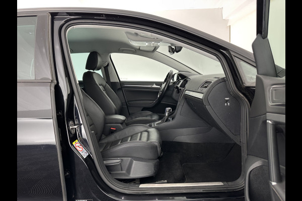 Volkswagen e-Golf (INCL-BTW) *HEATPUMP | LEATHER | ADAPTIVE-CRUISE | FULL-LED | DYNAUDIO | BLINDSPOT | DIGI-COCKPIT | NAVI-FULLMAP | CAMERA | KEYLESS | ECC | CCS-FASTLOADER | PDC | 17''ALU*