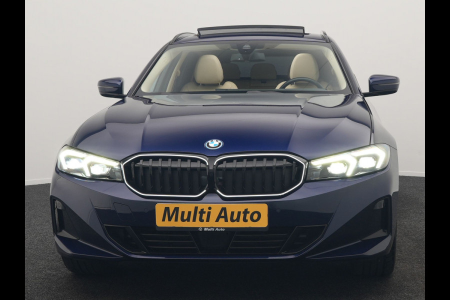 BMW 3 Serie Touring 320e xDrive PHEV 204pk Dealer O.H. | Trekhaak Af Fabriek | Panodak | Adaptive Cruise | Camera | Lederen Sportstoelen Memory & Verwarmd | Widescreen Navi | Blis | Apple Carplay | DAB | Iconic Glow Grille | Plug In Hybrid |
