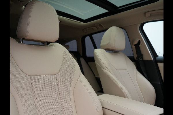 BMW 3 Serie Touring 320e xDrive PHEV 204pk Dealer O.H. | Trekhaak Af Fabriek | Panodak | Adaptive Cruise | Camera | Lederen Sportstoelen Memory & Verwarmd | Widescreen Navi | Blis | Apple Carplay | DAB | Iconic Glow Grille | Plug In Hybrid |