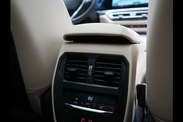 BMW 3 Serie Touring 320e xDrive PHEV 204pk Dealer O.H. | Trekhaak Af Fabriek | Panodak | Adaptive Cruise | Camera | Lederen Sportstoelen Memory & Verwarmd | Widescreen Navi | Blis | Apple Carplay | DAB | Iconic Glow Grille | Plug In Hybrid |