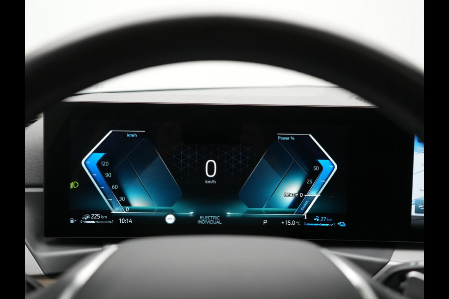 BMW 3 Serie Touring 320e xDrive PHEV 204pk Dealer O.H. | Trekhaak Af Fabriek | Panodak | Adaptive Cruise | Camera | Lederen Sportstoelen Memory & Verwarmd | Widescreen Navi | Blis | Apple Carplay | DAB | Iconic Glow Grille | Plug In Hybrid |