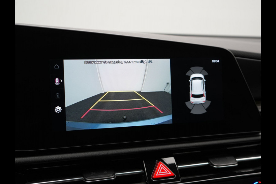 Kia Niro 1.6 GDi DynamicLine PHEV 182pk Dealer O.H. | Trekhaak Afn. | Adaptive Cruise | Camera | Sportstoelen & Stuur Verwarmd | Keyless | Blis | Sfeerverlichting | Apple Carplay | Navigatie | DAB | Virtual | LED Koplampen | Plug In Hybrid |