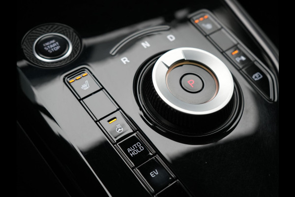 Kia Niro 1.6 GDi DynamicLine PHEV 182pk Dealer O.H. | Trekhaak Afn. | Adaptive Cruise | Camera | Sportstoelen & Stuur Verwarmd | Keyless | Blis | Sfeerverlichting | Apple Carplay | Navigatie | DAB | Virtual | LED Koplampen | Plug In Hybrid |