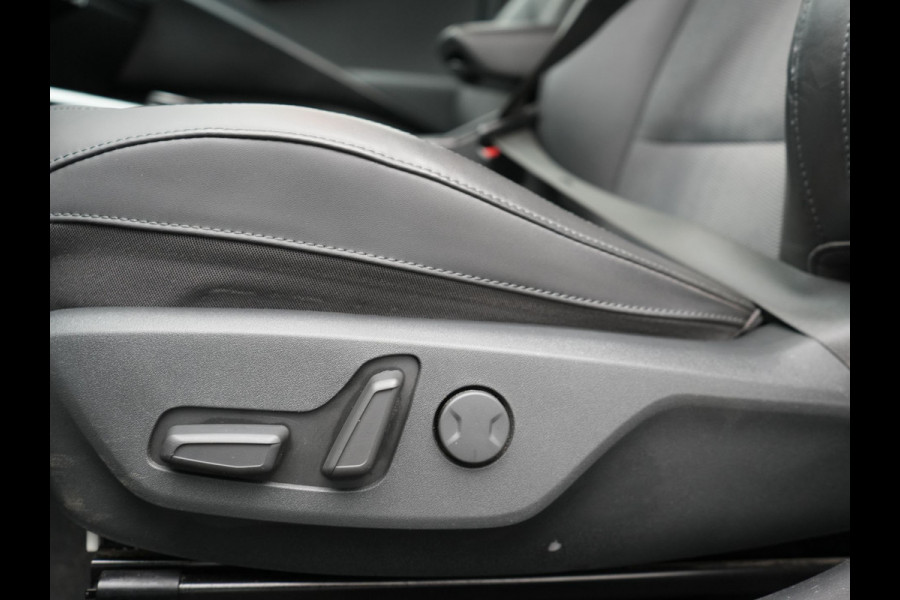 Kia Niro 1.6 GDi DynamicLine PHEV 182pk Dealer O.H. | Trekhaak Afn. | Adaptive Cruise | Camera | Sportstoelen & Stuur Verwarmd | Keyless | Blis | Sfeerverlichting | Apple Carplay | Navigatie | DAB | Virtual | LED Koplampen | Plug In Hybrid |