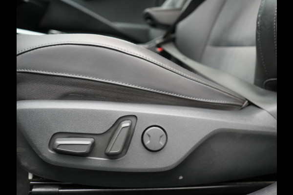 Kia Niro 1.6 GDi DynamicLine PHEV 182pk Dealer O.H. | Trekhaak Afn. | Adaptive Cruise | Camera | Sportstoelen & Stuur Verwarmd | Keyless | Blis | Sfeerverlichting | Apple Carplay | Navigatie | DAB | Virtual | LED Koplampen | Plug In Hybrid |