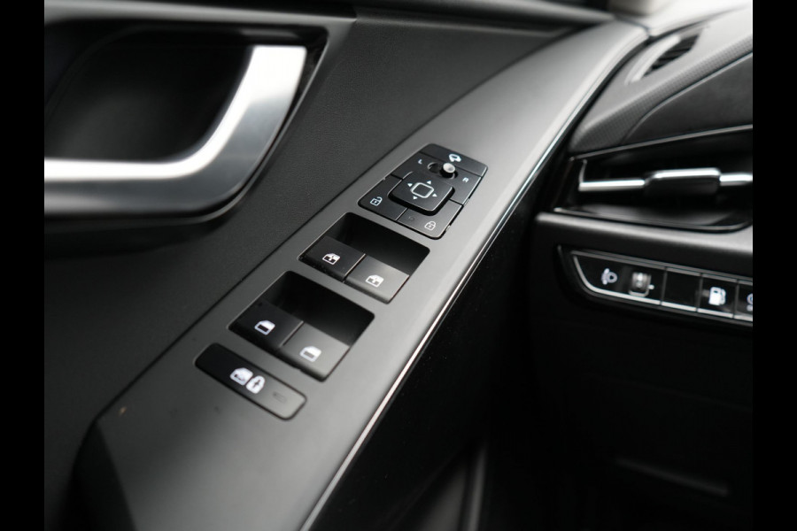 Kia Niro 1.6 GDi DynamicLine PHEV 182pk Dealer O.H. | Trekhaak Afn. | Adaptive Cruise | Camera | Sportstoelen & Stuur Verwarmd | Keyless | Blis | Sfeerverlichting | Apple Carplay | Navigatie | DAB | Virtual | LED Koplampen | Plug In Hybrid |