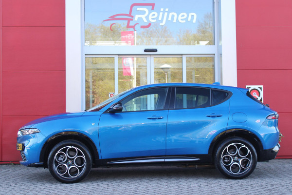 Alfa Romeo Tonale 1.3T 280PK PHEV Ti FULL LED KOPLAMPEN | WBR 18" DIAMOND CUT LICHTMETALEN VELGEN | CLIMATE CONTROL | NAVIGATIE | DRAADLOZE APPLE CARPLAY/ANDROID AUTO | ADAPTIVE CRUISE CONTROL | ELEKTRISCH BEDIENBARE ACHTERKLEP | DRAADLOZE TELEFOONLADER | KEYLESS ENTRY/START | PARKEERSENSOREN VOOR + ACHTER | ACHTERUITRIJ CAMERA |