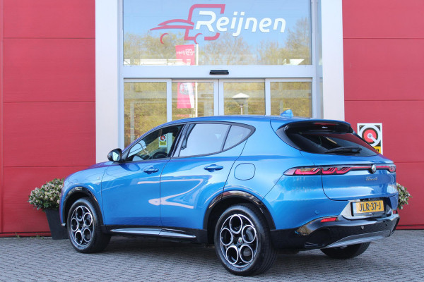 Alfa Romeo Tonale 1.3T 280PK PHEV Ti FULL LED KOPLAMPEN | WBR 18" DIAMOND CUT LICHTMETALEN VELGEN | CLIMATE CONTROL | NAVIGATIE | DRAADLOZE APPLE CARPLAY/ANDROID AUTO | ADAPTIVE CRUISE CONTROL | ELEKTRISCH BEDIENBARE ACHTERKLEP | DRAADLOZE TELEFOONLADER | KEYLESS ENTRY/START | PARKEERSENSOREN VOOR + ACHTER | ACHTERUITRIJ CAMERA |