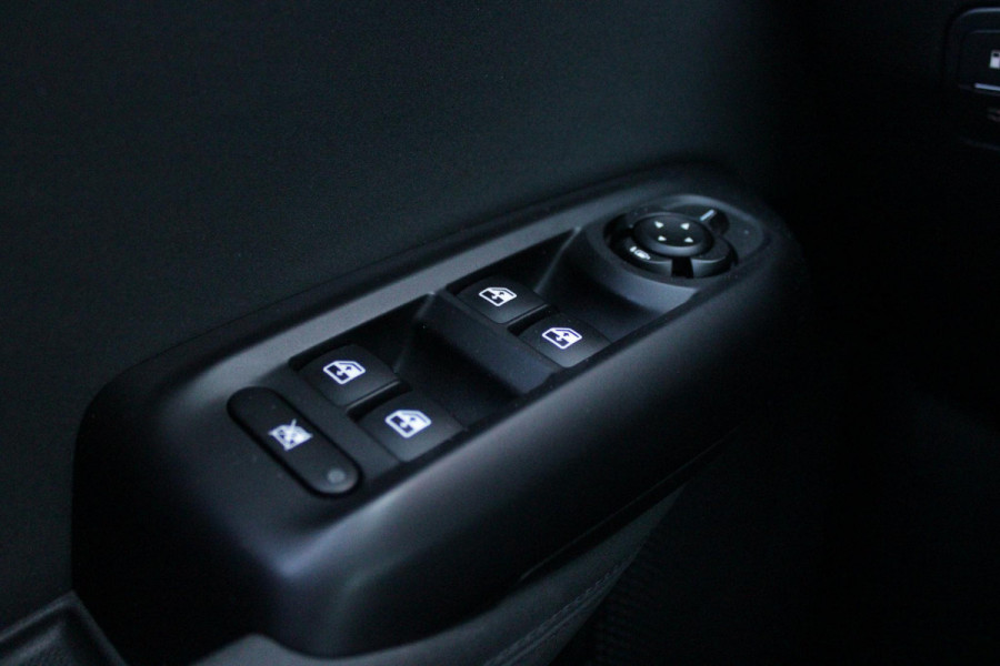 Alfa Romeo Tonale 1.3T 280PK PHEV Ti FULL LED KOPLAMPEN | WBR 18" DIAMOND CUT LICHTMETALEN VELGEN | CLIMATE CONTROL | NAVIGATIE | DRAADLOZE APPLE CARPLAY/ANDROID AUTO | ADAPTIVE CRUISE CONTROL | ELEKTRISCH BEDIENBARE ACHTERKLEP | DRAADLOZE TELEFOONLADER | KEYLESS ENTRY/START | PARKEERSENSOREN VOOR + ACHTER | ACHTERUITRIJ CAMERA |