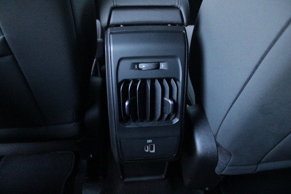 Alfa Romeo Tonale 1.3T 280PK PHEV Ti FULL LED KOPLAMPEN | WBR 18" DIAMOND CUT LICHTMETALEN VELGEN | CLIMATE CONTROL | NAVIGATIE | DRAADLOZE APPLE CARPLAY/ANDROID AUTO | ADAPTIVE CRUISE CONTROL | ELEKTRISCH BEDIENBARE ACHTERKLEP | DRAADLOZE TELEFOONLADER | KEYLESS ENTRY/START | PARKEERSENSOREN VOOR + ACHTER | ACHTERUITRIJ CAMERA |