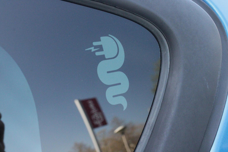 Alfa Romeo Tonale 1.3T 280PK PHEV Ti FULL LED KOPLAMPEN | WBR 18" DIAMOND CUT LICHTMETALEN VELGEN | CLIMATE CONTROL | NAVIGATIE | DRAADLOZE APPLE CARPLAY/ANDROID AUTO | ADAPTIVE CRUISE CONTROL | ELEKTRISCH BEDIENBARE ACHTERKLEP | DRAADLOZE TELEFOONLADER | KEYLESS ENTRY/START | PARKEERSENSOREN VOOR + ACHTER | ACHTERUITRIJ CAMERA |