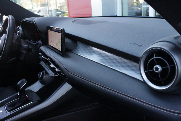 Alfa Romeo Tonale 1.3T 280PK PHEV Ti FULL LED KOPLAMPEN | WBR 18" DIAMOND CUT LICHTMETALEN VELGEN | CLIMATE CONTROL | NAVIGATIE | DRAADLOZE APPLE CARPLAY/ANDROID AUTO | ADAPTIVE CRUISE CONTROL | ELEKTRISCH BEDIENBARE ACHTERKLEP | DRAADLOZE TELEFOONLADER | KEYLESS ENTRY/START | PARKEERSENSOREN VOOR + ACHTER | ACHTERUITRIJ CAMERA |