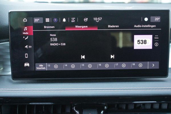 Alfa Romeo Tonale 1.3T 280PK PHEV Ti FULL LED KOPLAMPEN | WBR 18" DIAMOND CUT LICHTMETALEN VELGEN | CLIMATE CONTROL | NAVIGATIE | DRAADLOZE APPLE CARPLAY/ANDROID AUTO | ADAPTIVE CRUISE CONTROL | ELEKTRISCH BEDIENBARE ACHTERKLEP | DRAADLOZE TELEFOONLADER | KEYLESS ENTRY/START | PARKEERSENSOREN VOOR + ACHTER | ACHTERUITRIJ CAMERA |