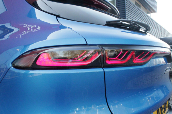 Alfa Romeo Tonale 1.3T 280PK PHEV Ti FULL LED KOPLAMPEN | WBR 18" DIAMOND CUT LICHTMETALEN VELGEN | CLIMATE CONTROL | NAVIGATIE | DRAADLOZE APPLE CARPLAY/ANDROID AUTO | ADAPTIVE CRUISE CONTROL | ELEKTRISCH BEDIENBARE ACHTERKLEP | DRAADLOZE TELEFOONLADER | KEYLESS ENTRY/START | PARKEERSENSOREN VOOR + ACHTER | ACHTERUITRIJ CAMERA |