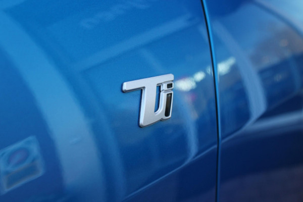 Alfa Romeo Tonale 1.3T 280PK PHEV Ti FULL LED KOPLAMPEN | WBR 18" DIAMOND CUT LICHTMETALEN VELGEN | CLIMATE CONTROL | NAVIGATIE | DRAADLOZE APPLE CARPLAY/ANDROID AUTO | ADAPTIVE CRUISE CONTROL | ELEKTRISCH BEDIENBARE ACHTERKLEP | DRAADLOZE TELEFOONLADER | KEYLESS ENTRY/START | PARKEERSENSOREN VOOR + ACHTER | ACHTERUITRIJ CAMERA |