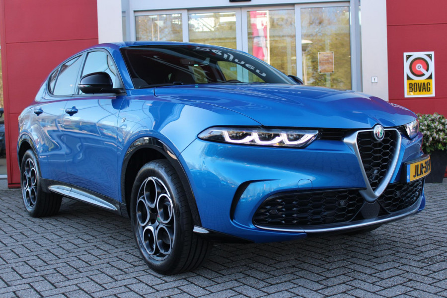 Alfa Romeo Tonale 1.3T 280PK PHEV Ti FULL LED KOPLAMPEN | WBR 18" DIAMOND CUT LICHTMETALEN VELGEN | CLIMATE CONTROL | NAVIGATIE | DRAADLOZE APPLE CARPLAY/ANDROID AUTO | ADAPTIVE CRUISE CONTROL | ELEKTRISCH BEDIENBARE ACHTERKLEP | DRAADLOZE TELEFOONLADER | KEYLESS ENTRY/START | PARKEERSENSOREN VOOR + ACHTER | ACHTERUITRIJ CAMERA |