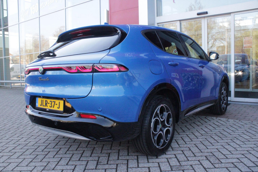 Alfa Romeo Tonale 1.3T 280PK PHEV Ti FULL LED KOPLAMPEN | WBR 18" DIAMOND CUT LICHTMETALEN VELGEN | CLIMATE CONTROL | NAVIGATIE | DRAADLOZE APPLE CARPLAY/ANDROID AUTO | ADAPTIVE CRUISE CONTROL | ELEKTRISCH BEDIENBARE ACHTERKLEP | DRAADLOZE TELEFOONLADER | KEYLESS ENTRY/START | PARKEERSENSOREN VOOR + ACHTER | ACHTERUITRIJ CAMERA |