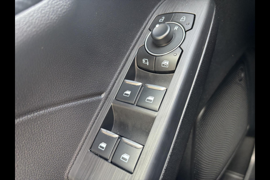 Ford Kuga 2.5 FHEV ST-Line | 190pk | Winterpack | Achteruitrijcamera | SYNC 4 Navigatie | All Weatherbanden | Geen stekker nodig