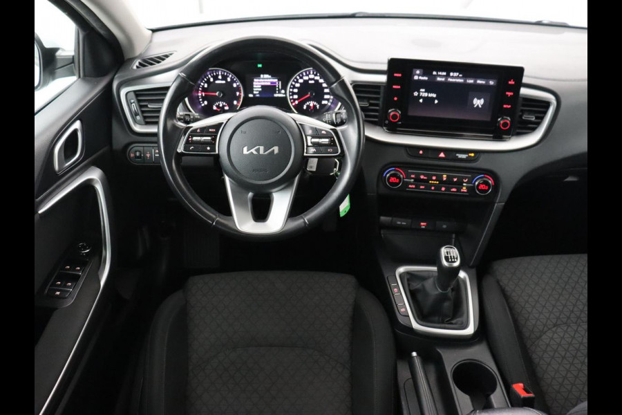 Kia Ceed 1.0 T-GDi ComfortLine | Trekhaak | Adaptive cruise | Camera | Carplay | Half leder | Climate control | Parkeerhulp | Bluetooth | LED