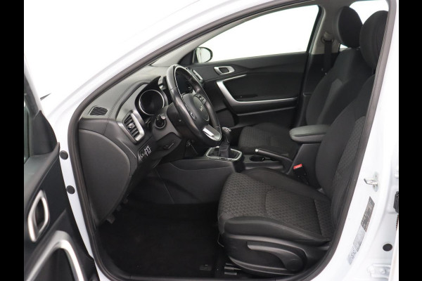 Kia Ceed 1.0 T-GDi ComfortLine | Trekhaak | Adaptive cruise | Camera | Carplay | Half leder | Climate control | Parkeerhulp | Bluetooth | LED