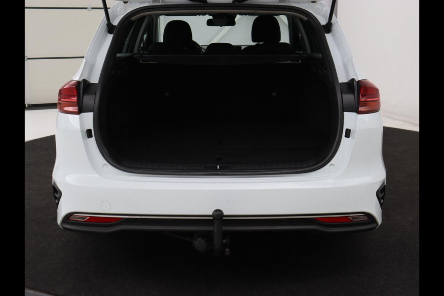 Kia Ceed 1.0 T-GDi ComfortLine | Trekhaak | Adaptive cruise | Camera | Carplay | Half leder | Climate control | Parkeerhulp | Bluetooth | LED