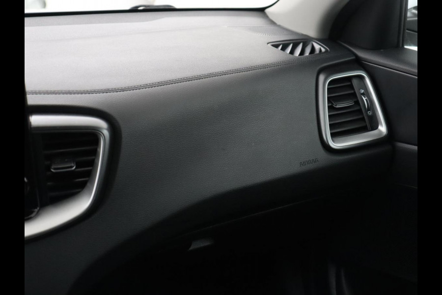 Kia Ceed 1.0 T-GDi ComfortLine | Trekhaak | Adaptive cruise | Camera | Carplay | Half leder | Climate control | Parkeerhulp | Bluetooth | LED