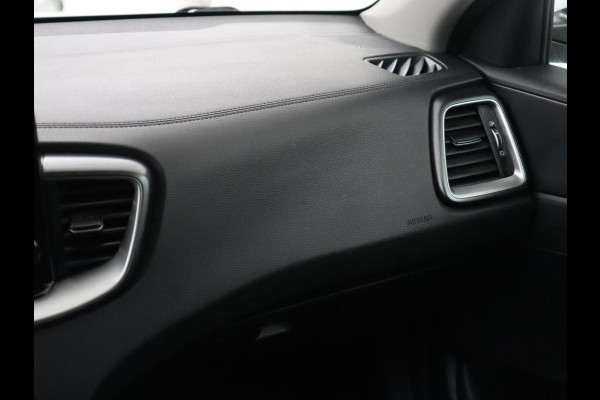 Kia Ceed 1.0 T-GDi ComfortLine | Trekhaak | Adaptive cruise | Camera | Carplay | Half leder | Climate control | Parkeerhulp | Bluetooth | LED