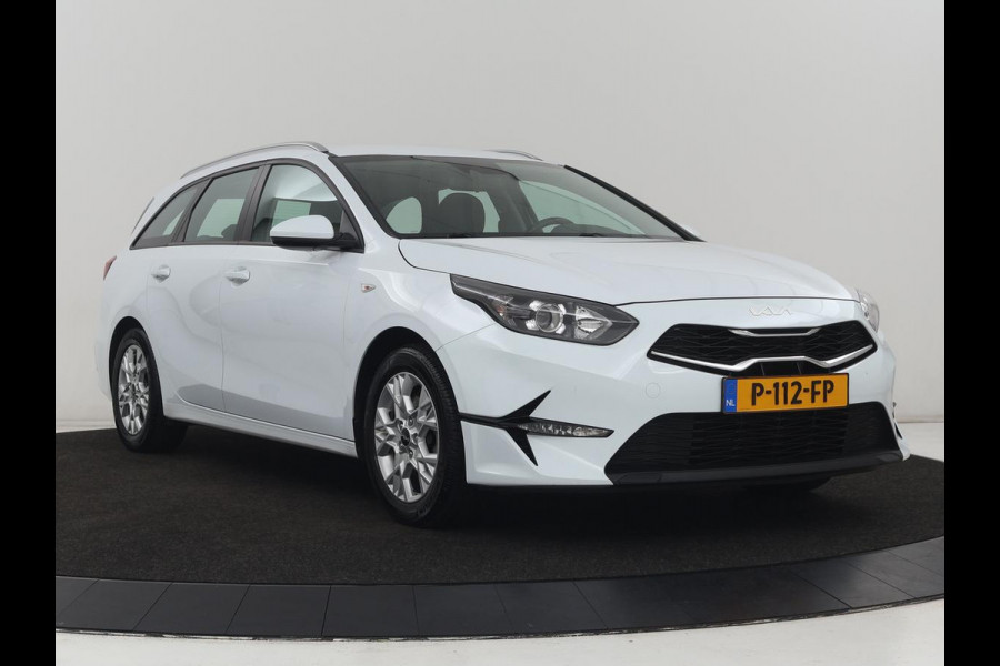 Kia Ceed 1.0 T-GDi ComfortLine | Trekhaak | Adaptive cruise | Camera | Carplay | Half leder | Climate control | Parkeerhulp | Bluetooth | LED