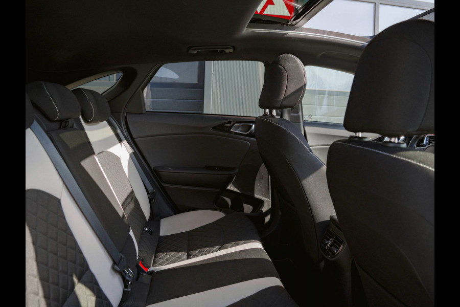 Kia ProCeed 1.4 T-GDI GT-PlusLine Pano|Camera|Trekhaak|Sportstoel|Cruise|Navi|Winterset