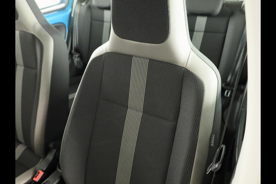 Volkswagen up! 1.0 BMT high up! | Achteruitrijcamera | Cruise Control | Airco |