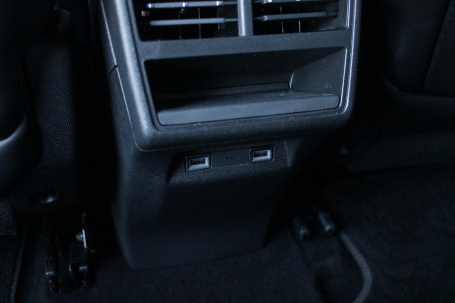 DS 7 1.6 PHEV 300PK 4x4 ETIOLE | PANORAMA SCHUIF/KANTEL DAK | NIGHT VISION | LEDEREN BEKLEDING "BLACK BASALT NAPPA LEDER" | STOEL/VOORRUIT VERWARMING | 19" LICHTMETALEN VELGEN | ALARM SYSTEEM | NAVIGATIE | DRAADLOZE APPLE CARPLAY/ANDROID AUTO | DRAADLOZE TELEFOONLADER | KEYLESS ENTRY/START | ELEKTRISCH BEDIENBARE VOORSTOELEN MET GEHEUGENFUNCTIE OP DE BESTUUDERSSTOEL | ELEKTRISCH BEDIENBARE ACHTERKLEP | DODEHOEK DETECTIE | ADAPTIVE CRUISE CONTROL | DAB+ RADIO | CAMERA VOOR + ACHTER |