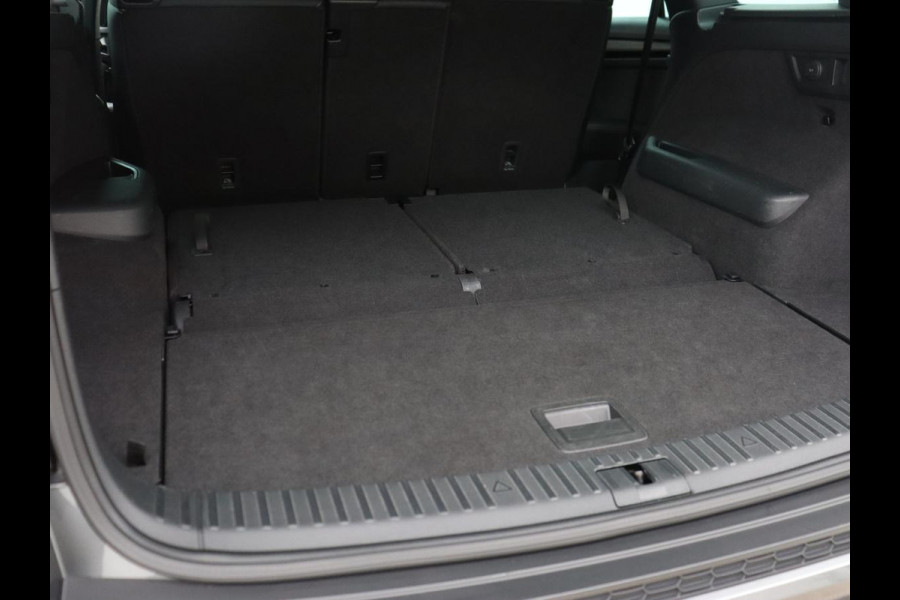 Škoda Kodiaq 1.5 TSI Sportline Business 7 Persoons | Stoelverwarming | Adaptive cruise | Alcantara | Matrix LED | Carplay | Keyless | Camera | Virtual Cockpit | Side Assist | Sfeerverlichting | Navigatie