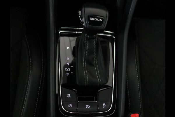 Škoda Kodiaq 1.5 TSI Sportline Business 7 Persoons | Stoelverwarming | Adaptive cruise | Alcantara | Matrix LED | Carplay | Keyless | Camera | Virtual Cockpit | Side Assist | Sfeerverlichting | Navigatie