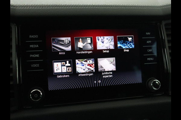 Škoda Kodiaq 1.5 TSI Sportline Business 7 Persoons | Stoelverwarming | Adaptive cruise | Alcantara | Matrix LED | Carplay | Keyless | Camera | Virtual Cockpit | Side Assist | Sfeerverlichting | Navigatie